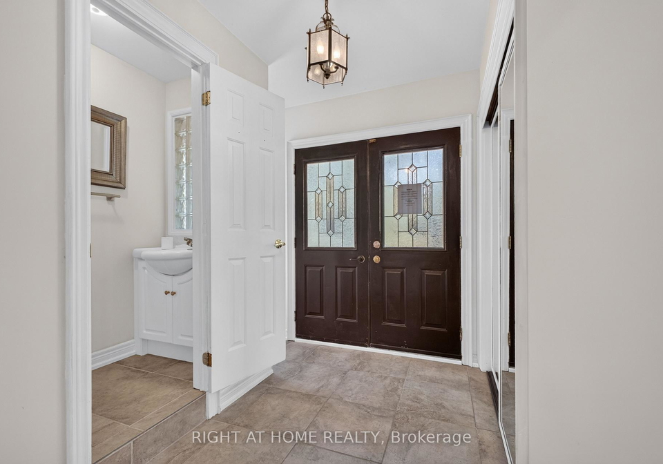 20-holgate-street-barrie-ontario-s13795494