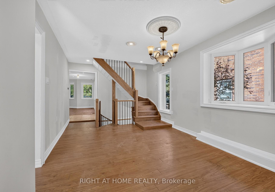 20-holgate-street-barrie-ontario-s13795494