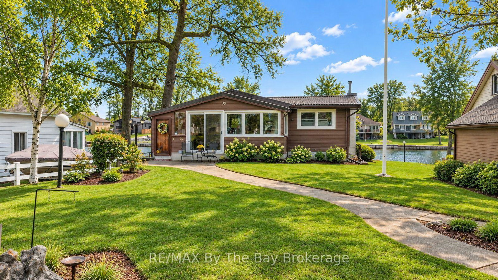 39-old-mosley-street-wasaga-beach-ontario-s13800974