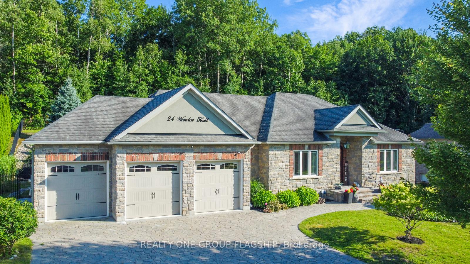 24-wendat-trail-e-springwater-ontario-s13810574