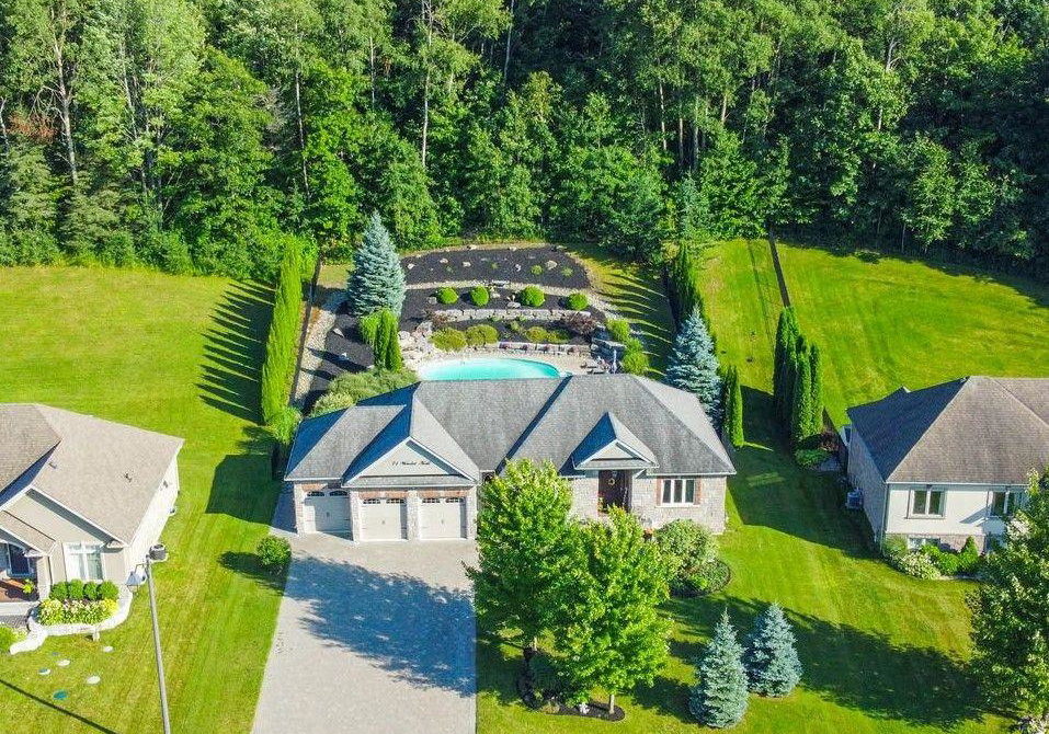 24-wendat-trail-e-springwater-ontario-s13810574