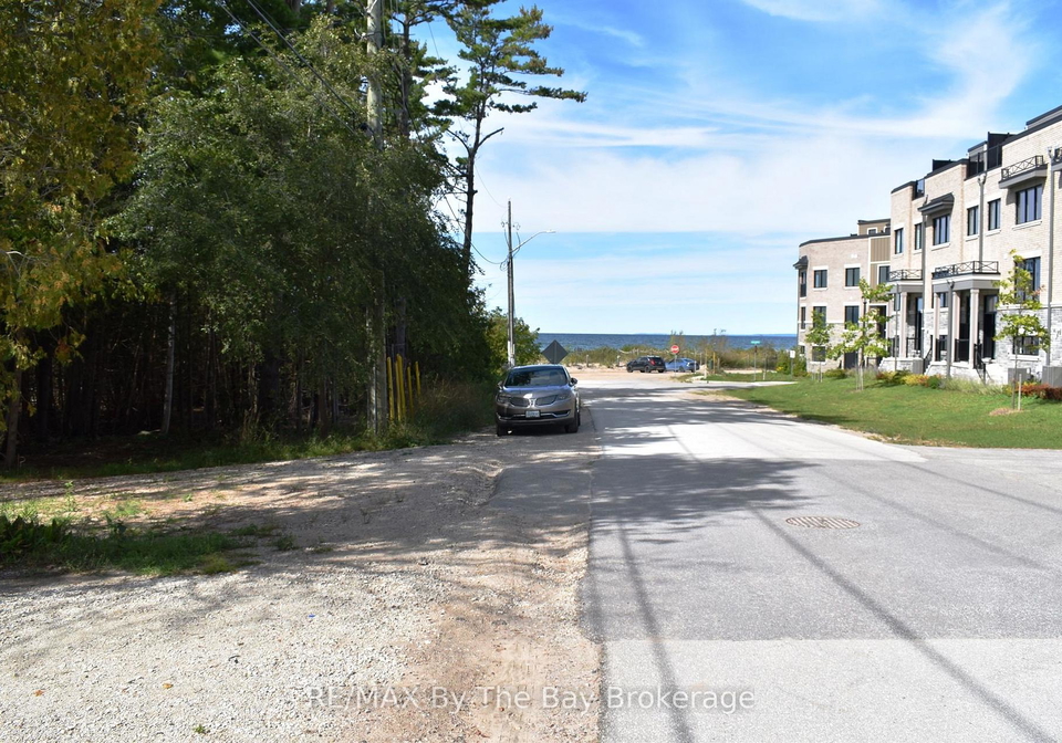 16-albert-street-wasaga-beach-ontario-s13810820