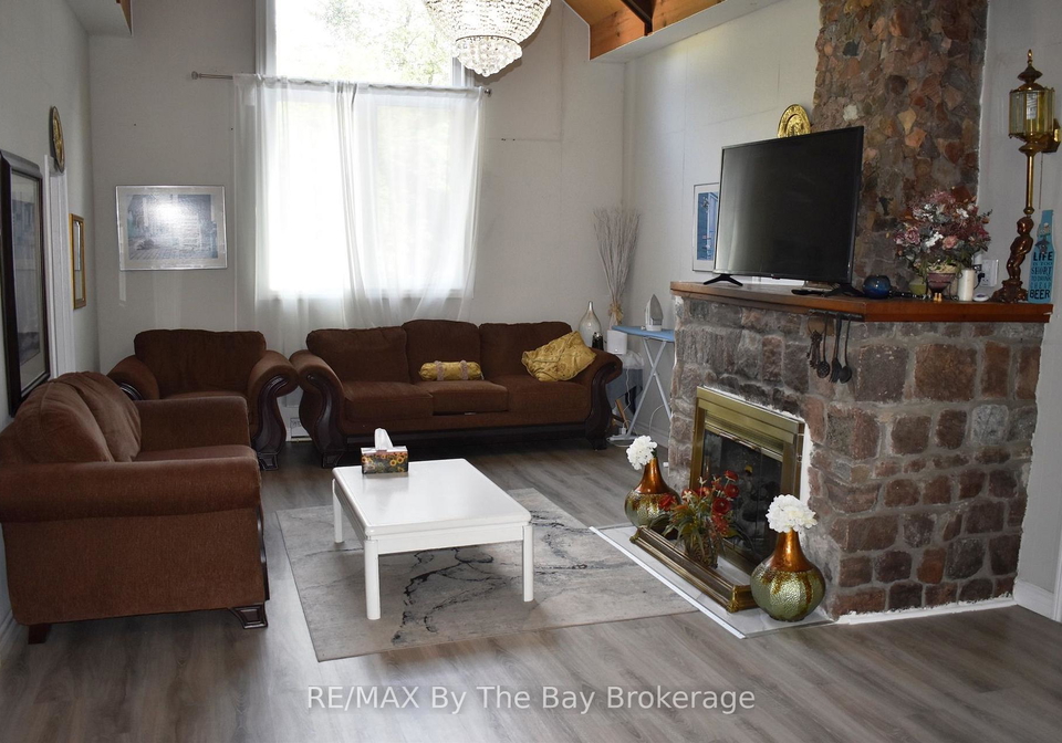 16-albert-street-wasaga-beach-ontario-s13810820