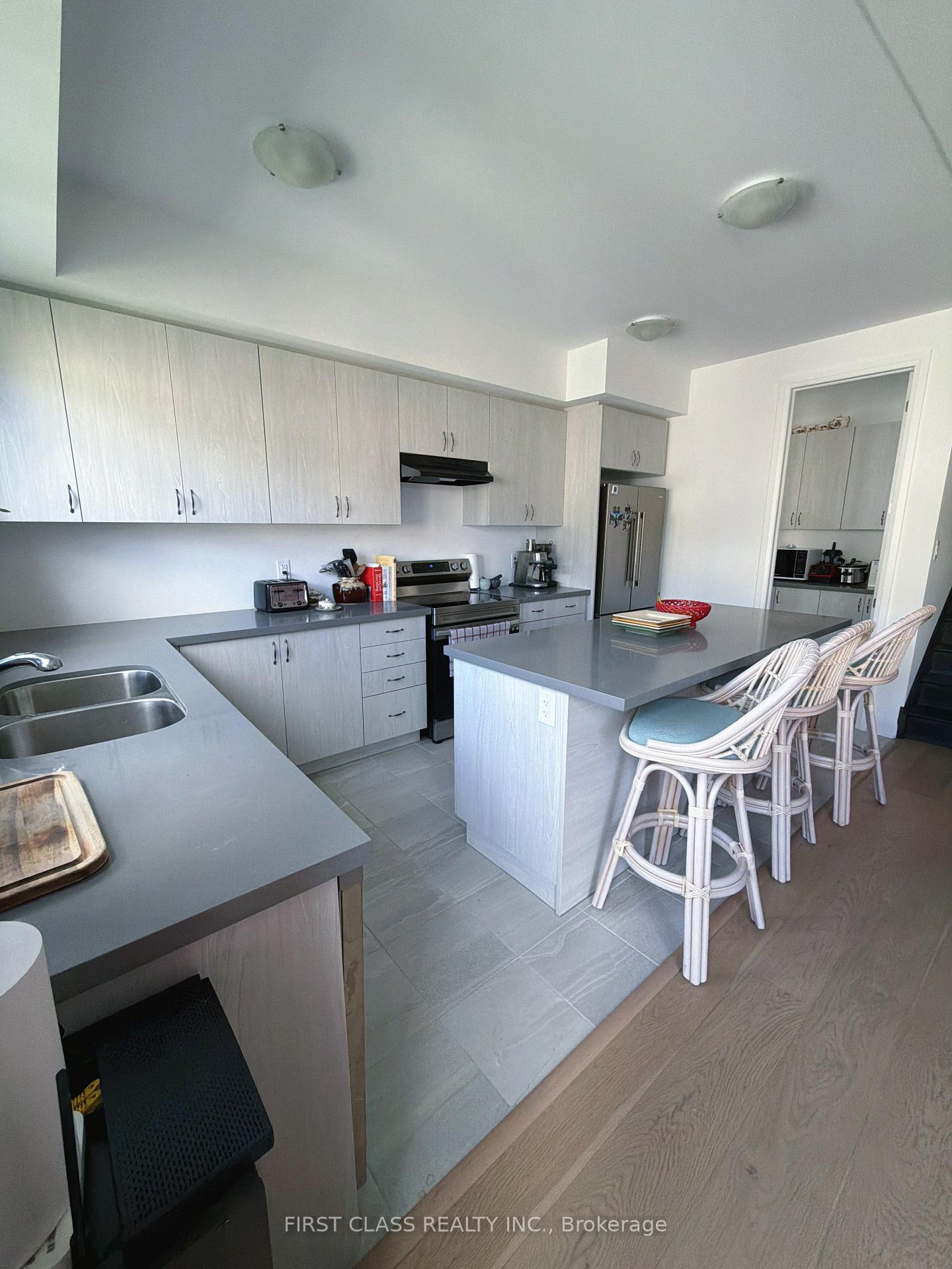 24-barnyard-trail-barrie-ontario-s13811420