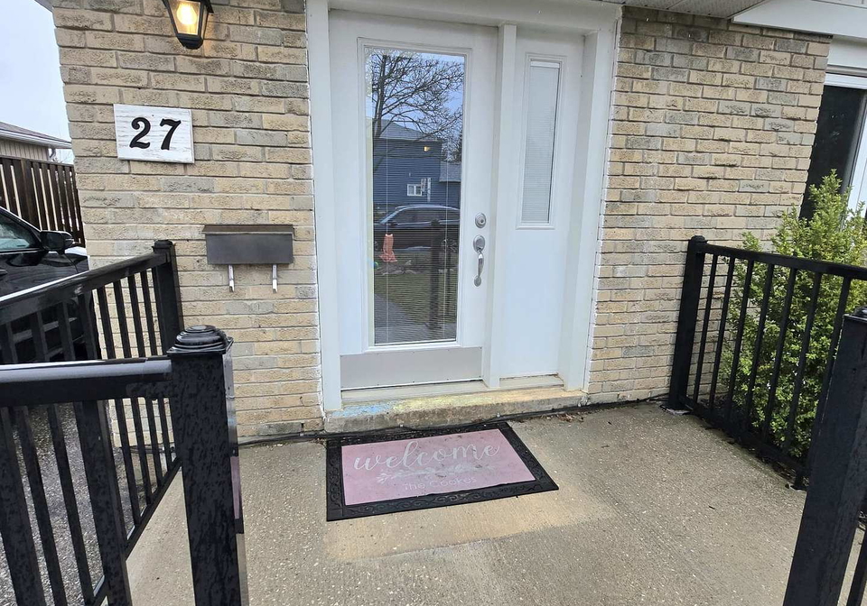 27-browning-trail-barrie-ontario-s13813596