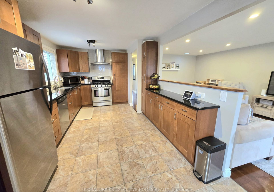 27-browning-trail-barrie-ontario-s13813596