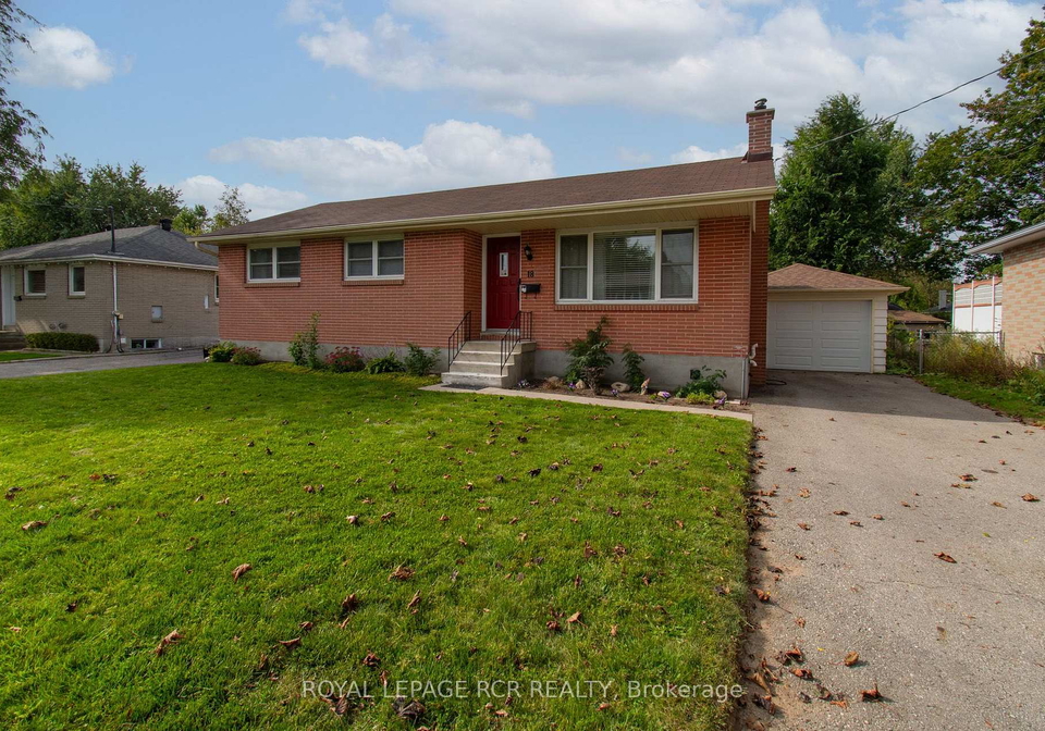 18-oak-street-barrie-ontario-s13822280