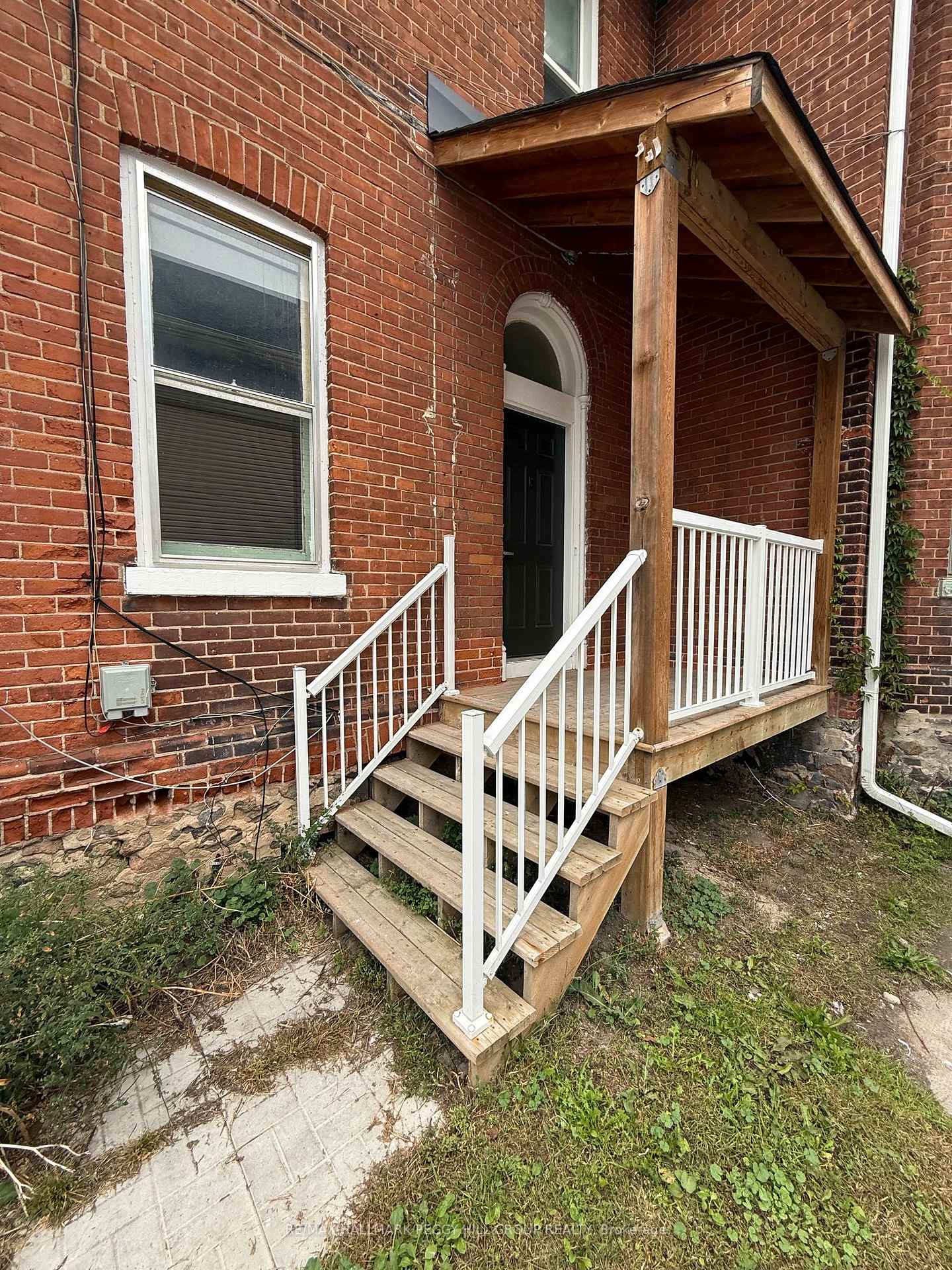 4toronto-street-barrie-ontario-s13823224