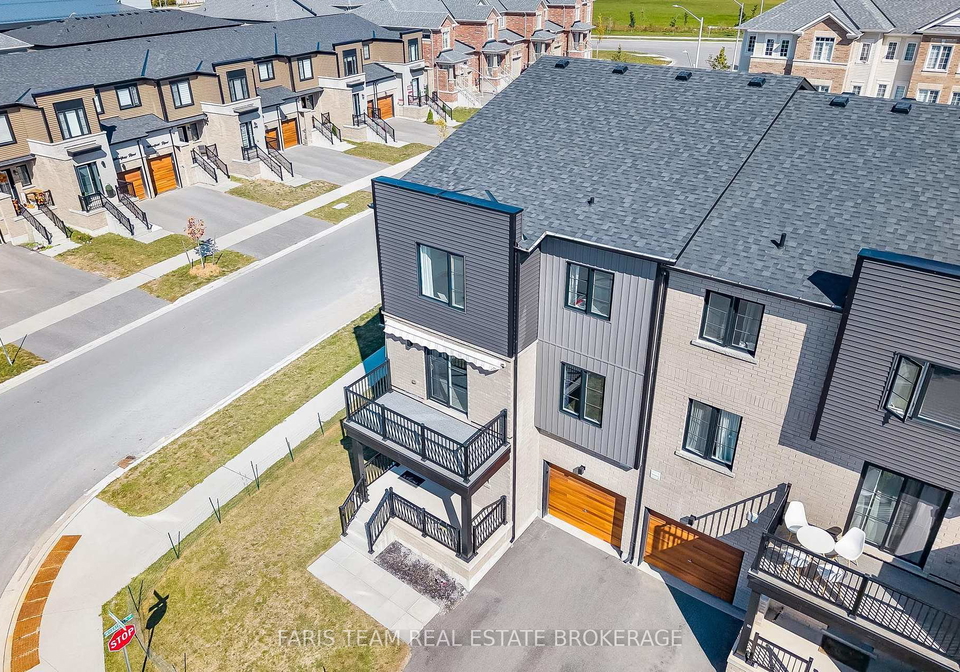 38-silo-mews-barrie-ontario-s13827626