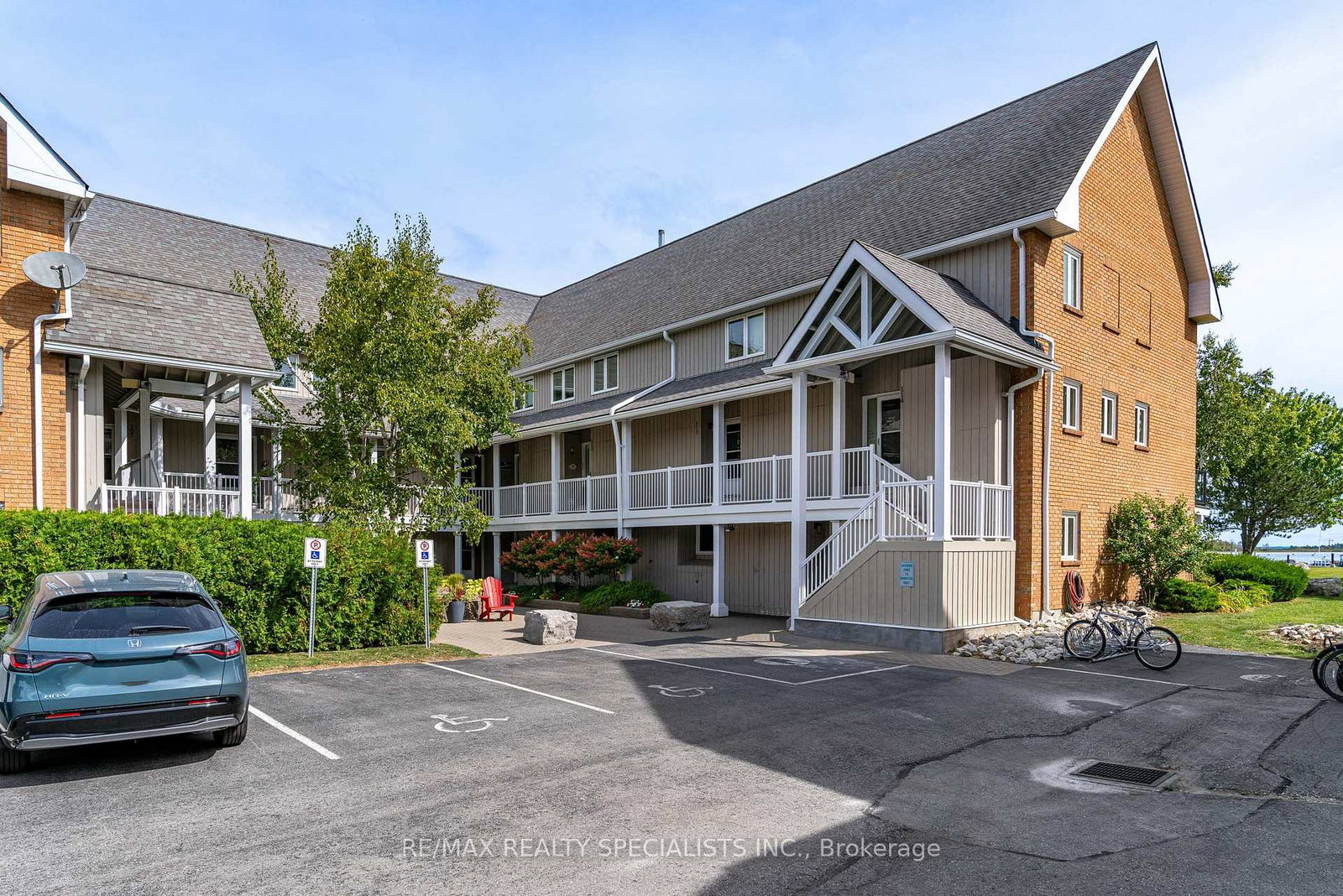10-ramblings-way-collingwood-ontario-s13827662