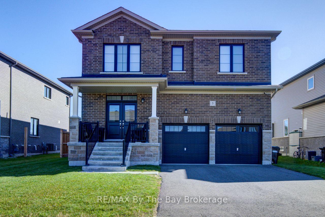 5-autumn-drive-wasaga-beach-ontario-s13830384