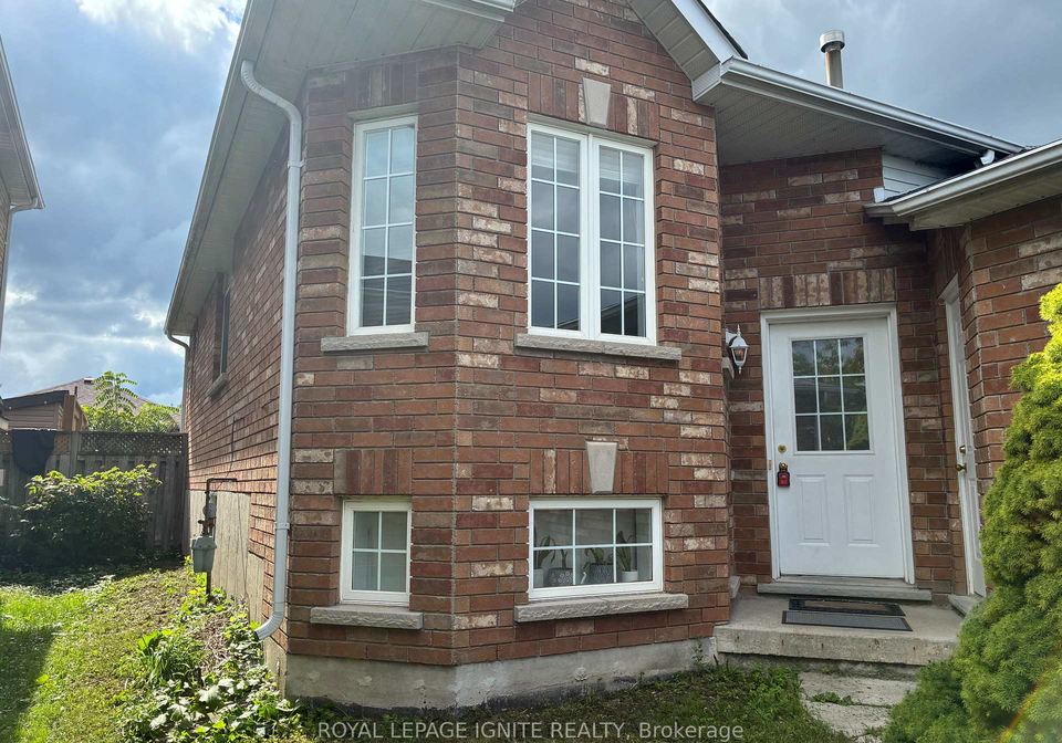 114-bird-street-barrie-ontario-s13831682