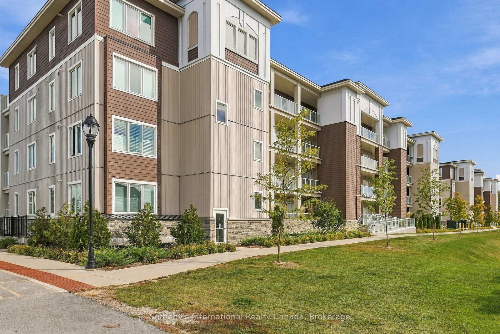 17-spooner-crescent-collingwood-ontario-s13834000