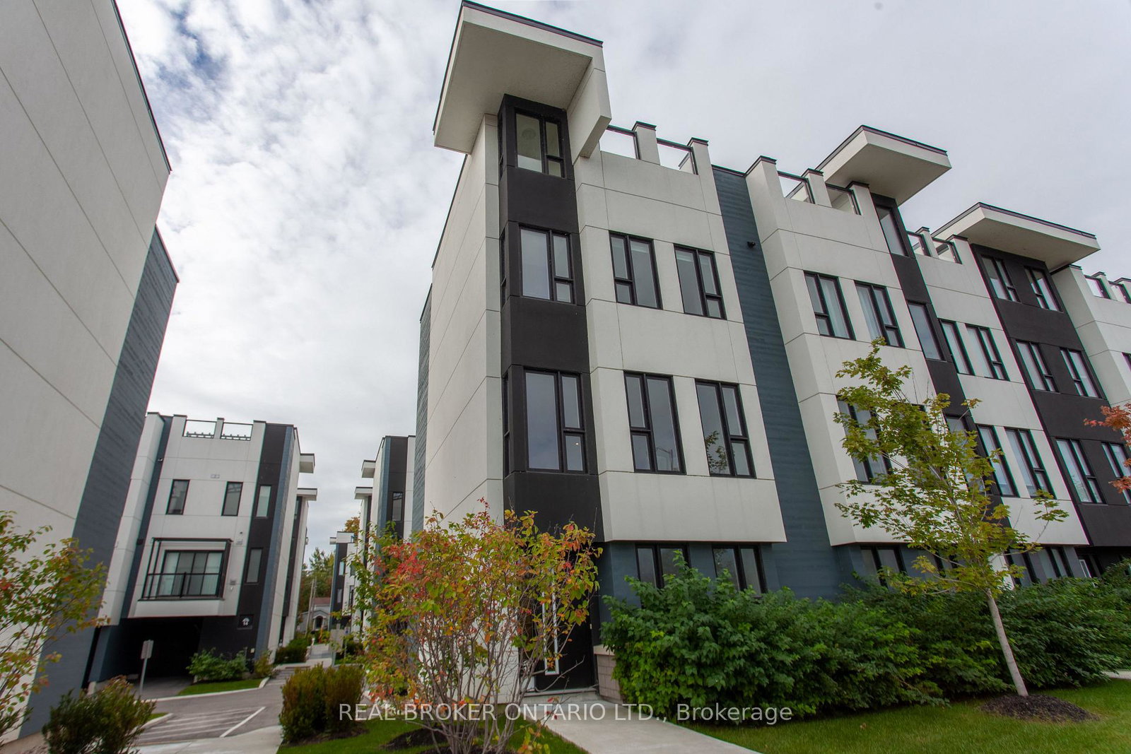 11-mariners-pier-way-orillia-ontario-s13836306