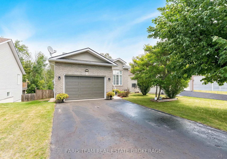 47-georgias-walk-tay-ontario-s13839488