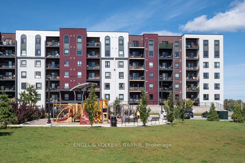 4-spice-way-barrie-ontario-s13840548