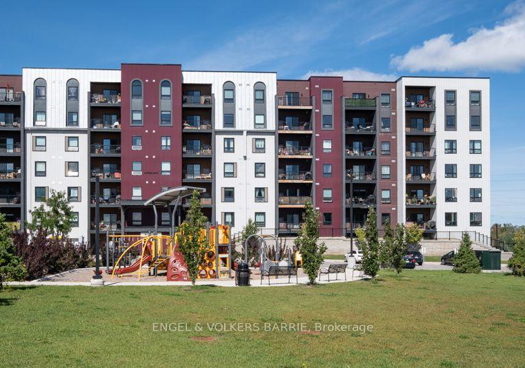 4-spice-way-barrie-ontario-s13840548
