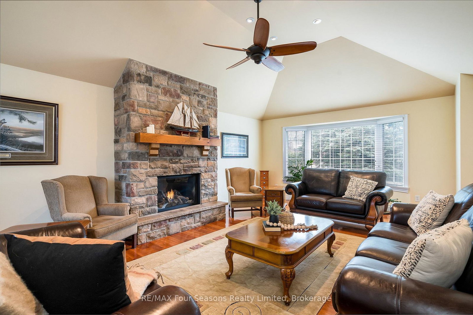 16-carmichael-crescent-collingwood-ontario-s13842726