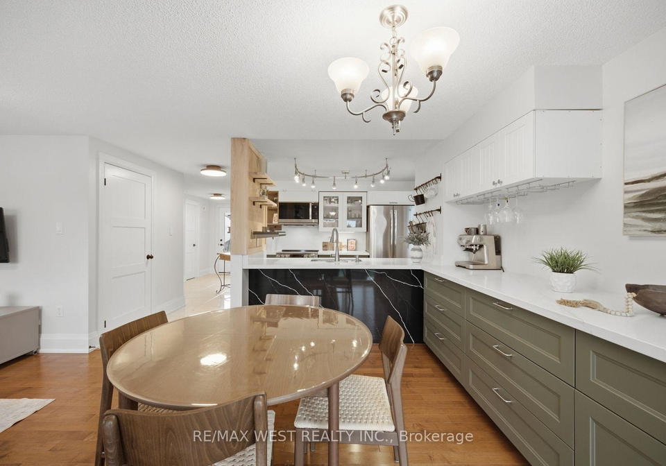 11-ambler-bay-barrie-ontario-s13843294
