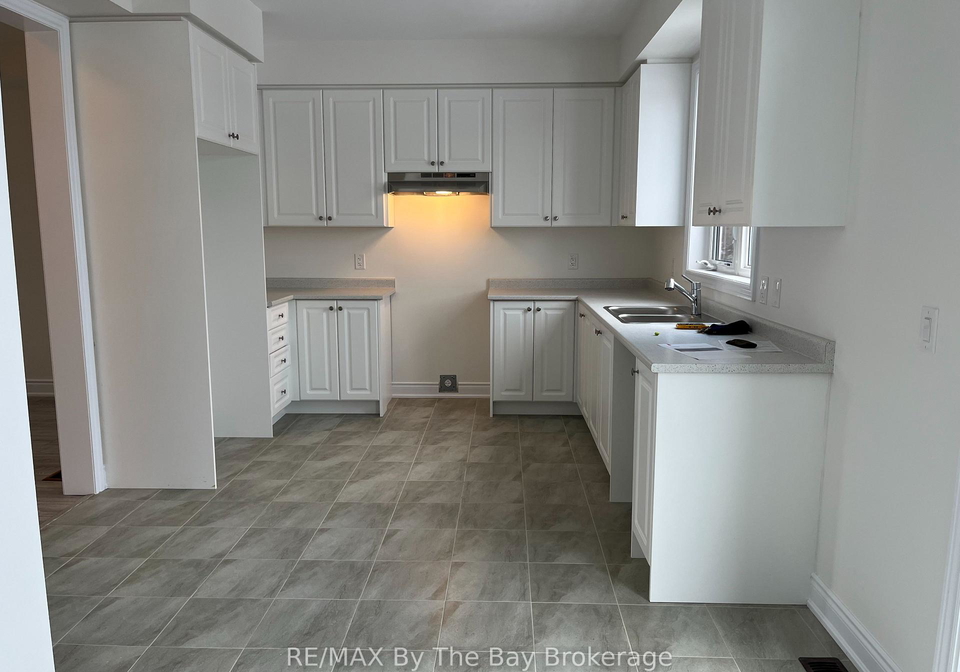 17-carriage-lane-wasaga-beach-ontario-s13854490