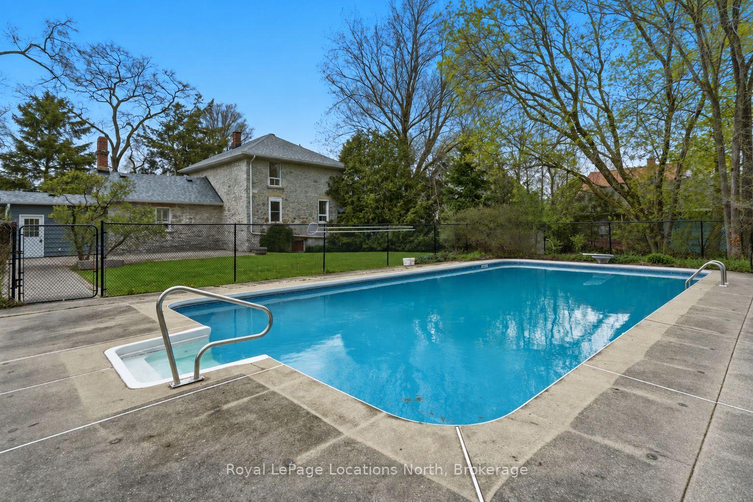 562-cameron-street-collingwood-ontario-s13856610