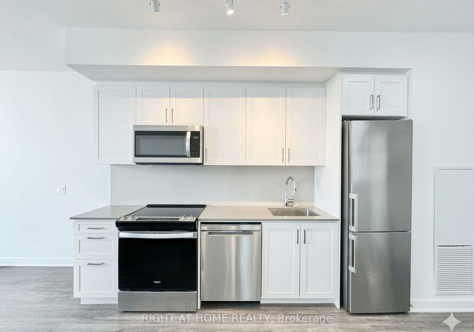 681-yonge-street-barrie-ontario-s13858298