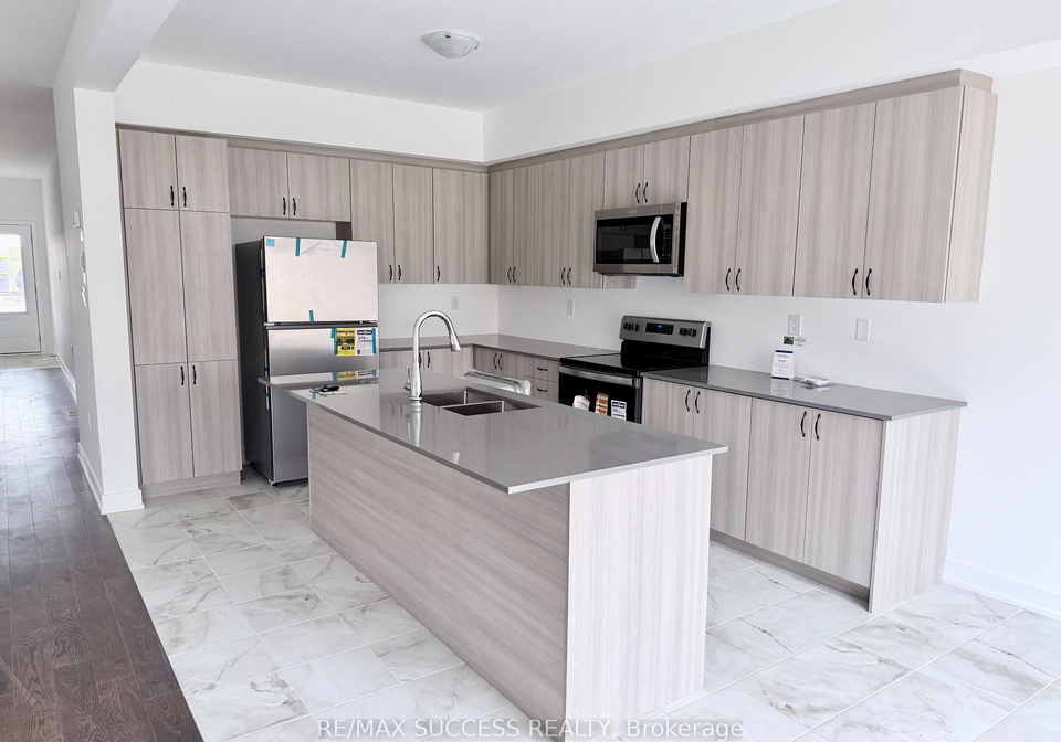 95-flan-boulevard-barrie-ontario-s13859052