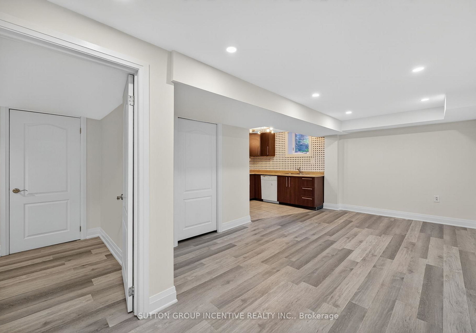 23-blair-crescent-barrie-ontario-s13859280