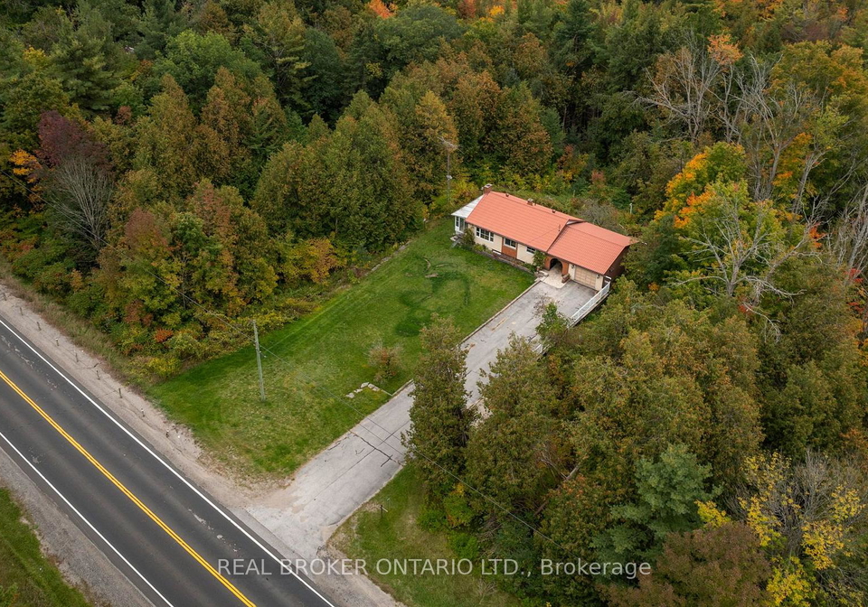 2086-penetanguishene-road-springwater-ontario-s13859324