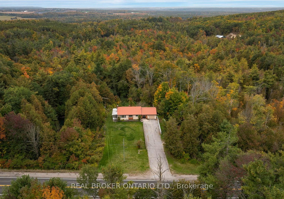 2086-penetanguishene-road-springwater-ontario-s13859324