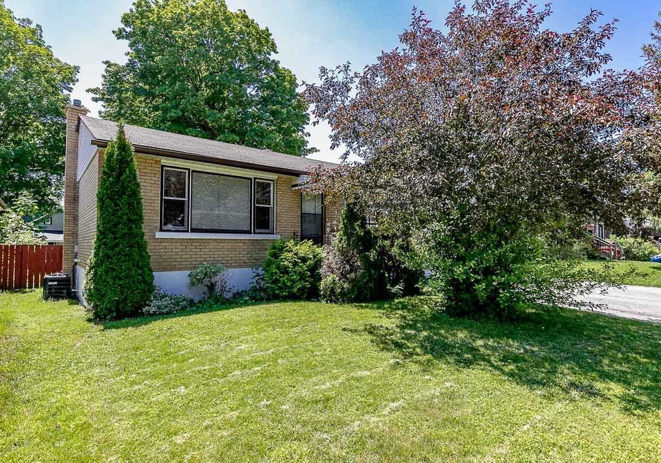17-gunn-street-barrie-ontario-s4805439