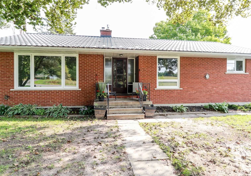 1043-penetanguishene-road-oro-medonte-ontario-s4916272