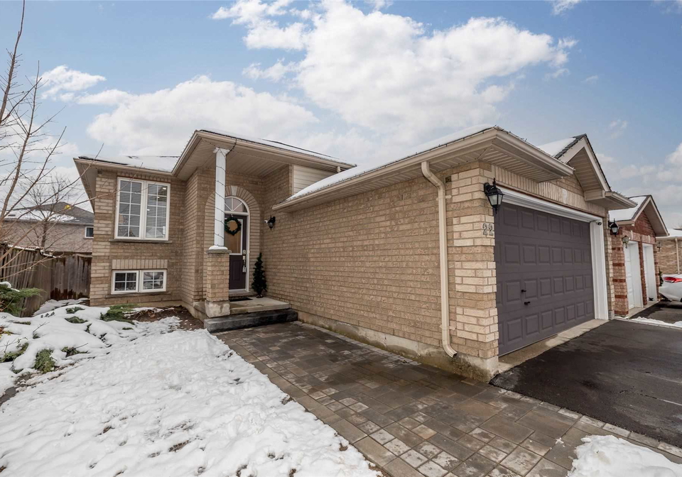 22-dunsmore-lane-barrie-ontario-s5059423