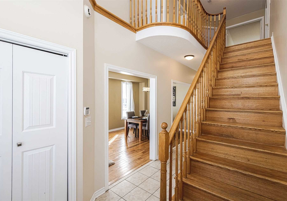 22-magna-carta-road-barrie-ontario-s5097948