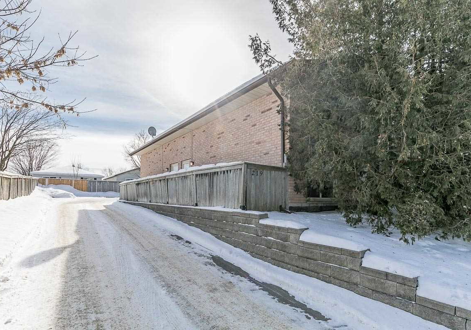 219-oxford-street-orillia-ontario-s5104637