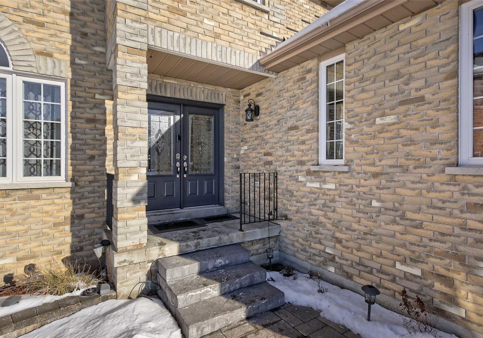 18-silvercreek-crescent-barrie-ontario-s5105917