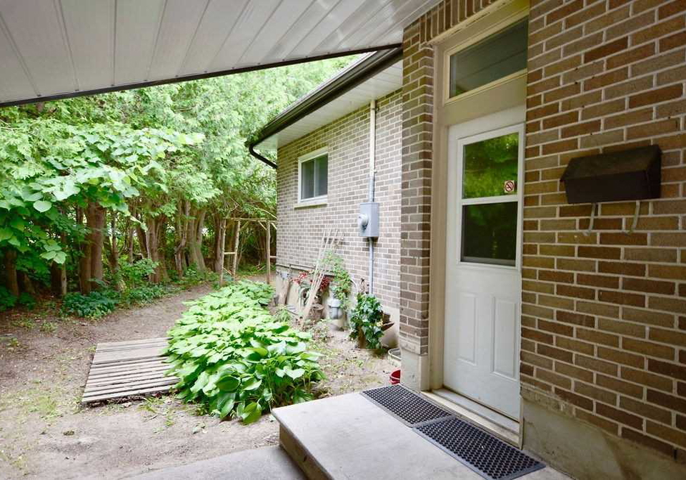 19-howard-crescent-barrie-ontario-s5684216