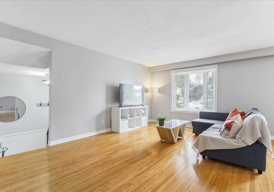 78-college-crescent-barrie-ontario-s5741185