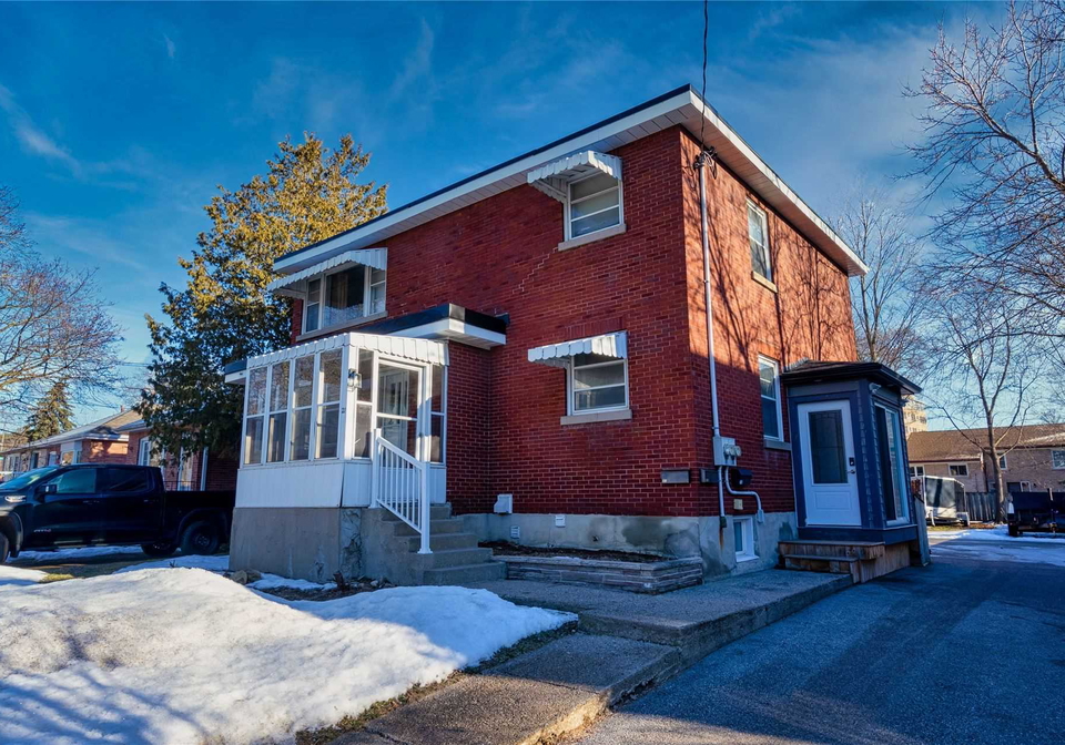 21-thomson-street-barrie-ontario-s5914653