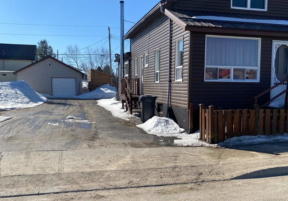 361-ambridge-drive-iroquois-falls-ontario-t12090237