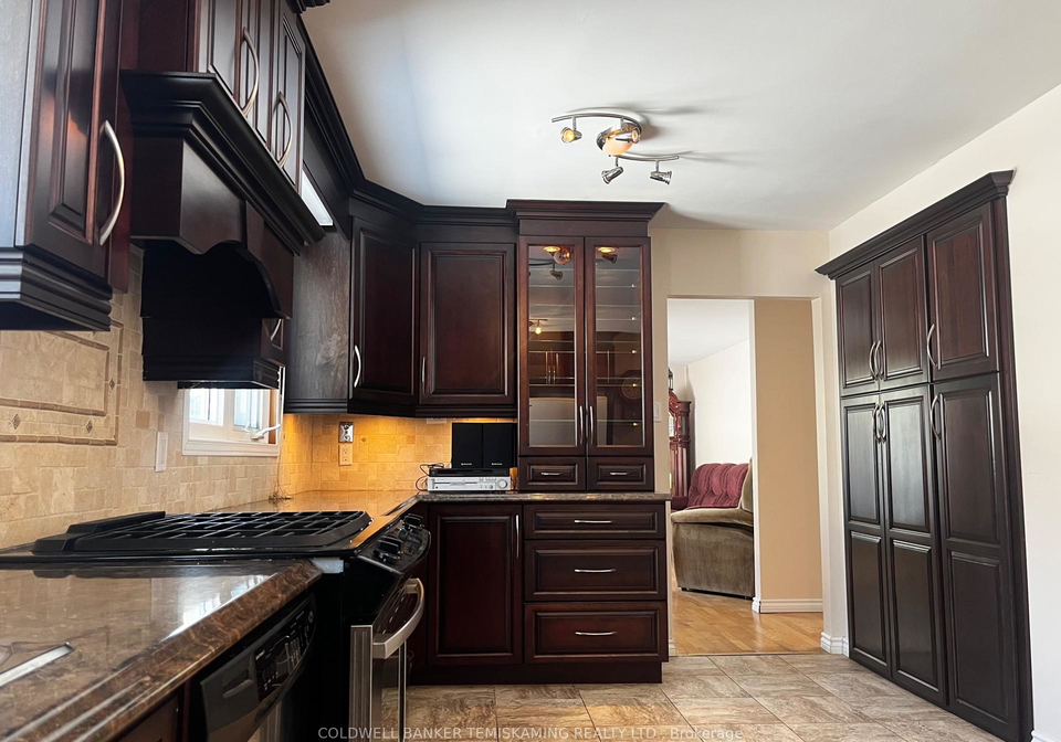 495-lakeshore-road-n-temiskaming-shores-ontario-t12164538