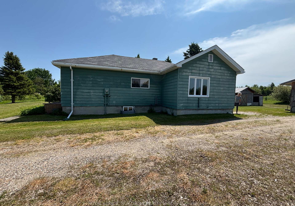 20-concession-12-1-glackmeyer-concession-cochrane-ontario-t12260748