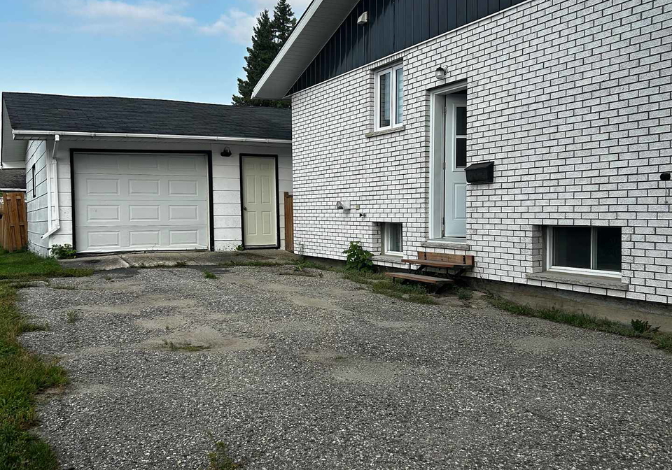 14-w-niagara-street-w-kapuskasing-ontario-t12340074