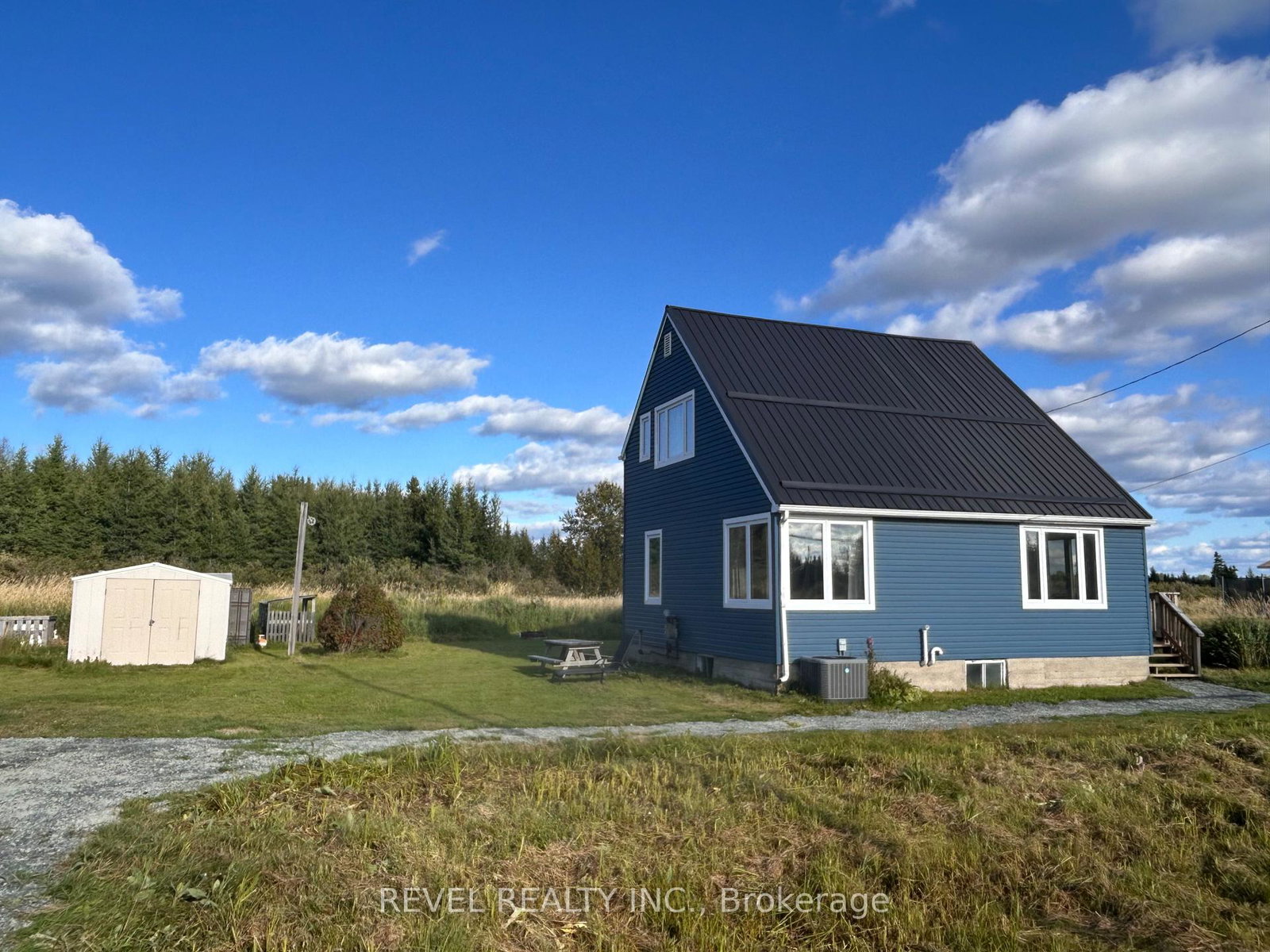 120-highway-11-highway-s-cochrane-ontario-t12366019