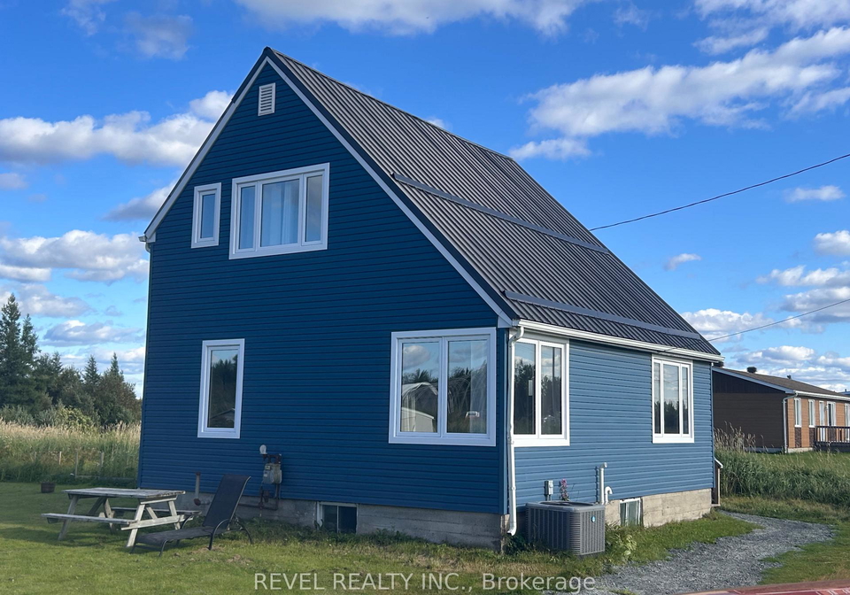 120-highway-11-highway-s-cochrane-ontario-t12366019