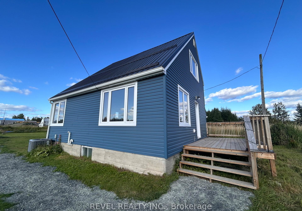 120-highway-11-highway-s-cochrane-ontario-t12366019