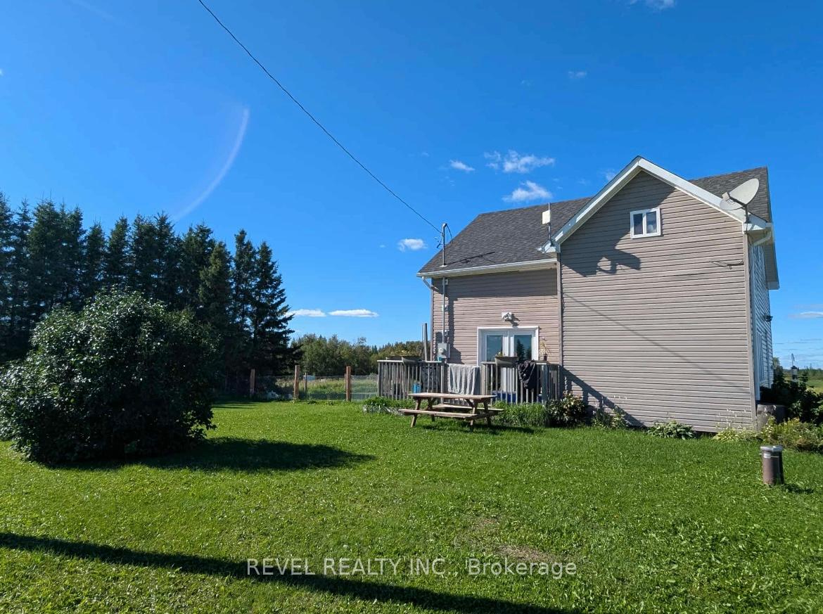 1105-4-5-concession-cochrane-ontario-t12368005