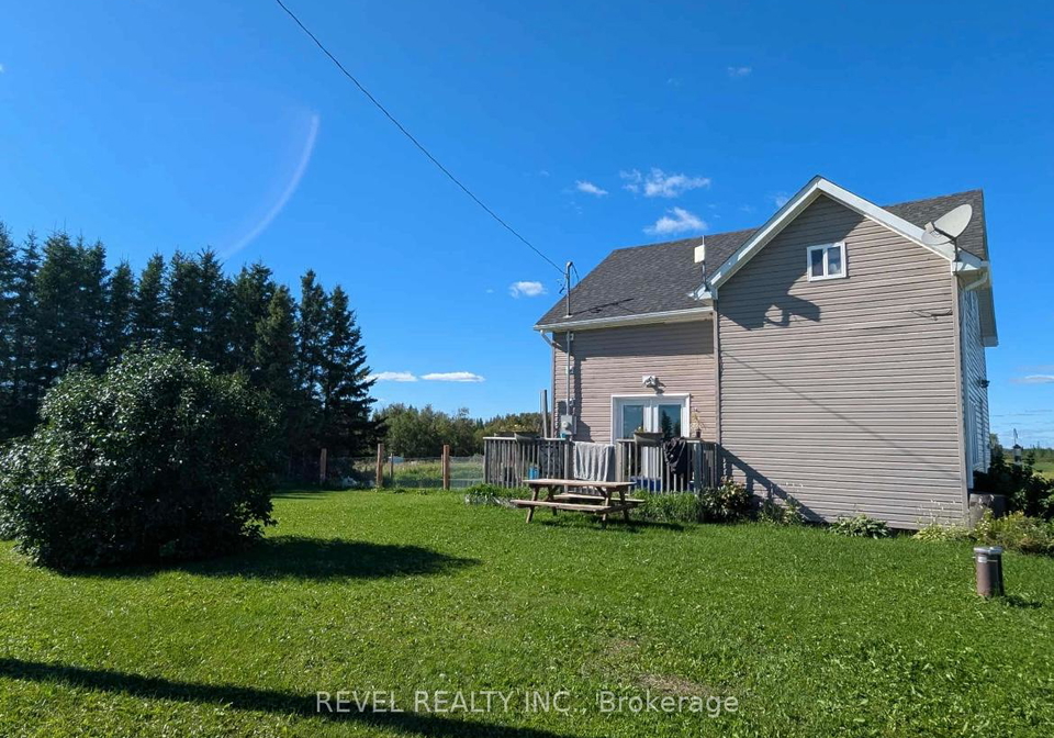1105-4-5-concession-cochrane-ontario-t12368005