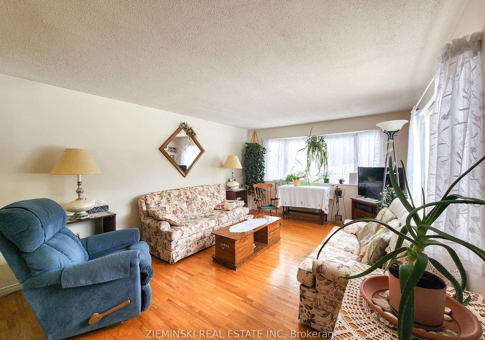 9-8885-11-highway-iroquois-falls-ontario-t12412291