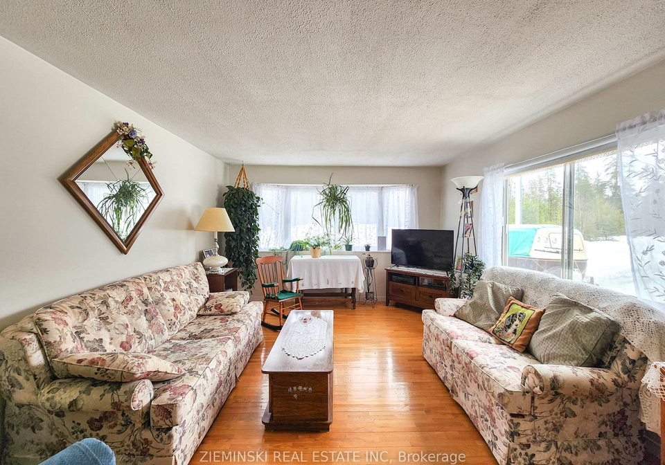 9-8885-11-highway-iroquois-falls-ontario-t12412291